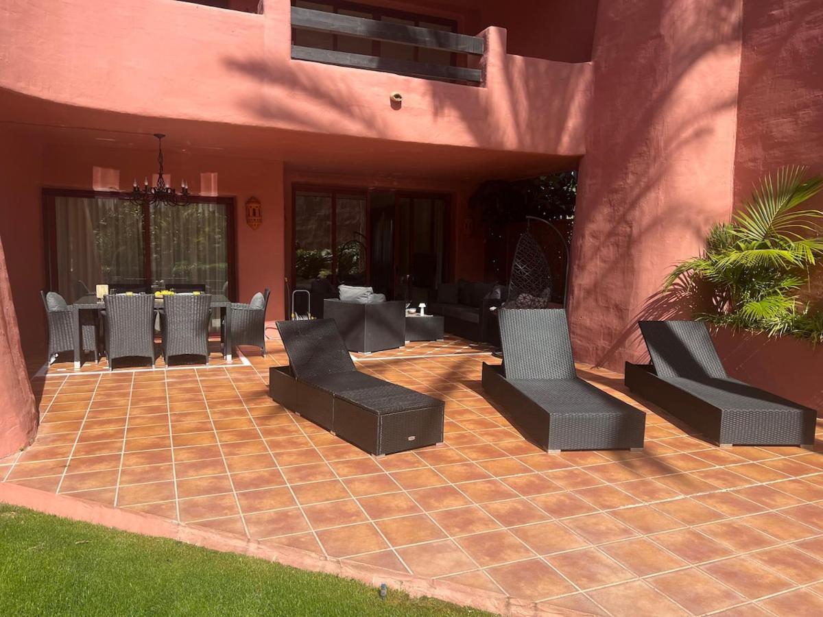 Te Huur 2 Slaapkamers Frontline Strand Complex Estepona Exterior foto