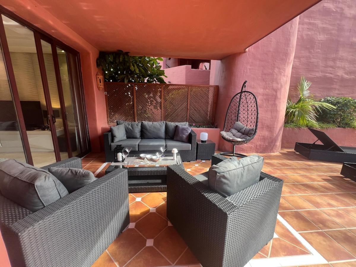 Te Huur 2 Slaapkamers Frontline Strand Complex Estepona Exterior foto