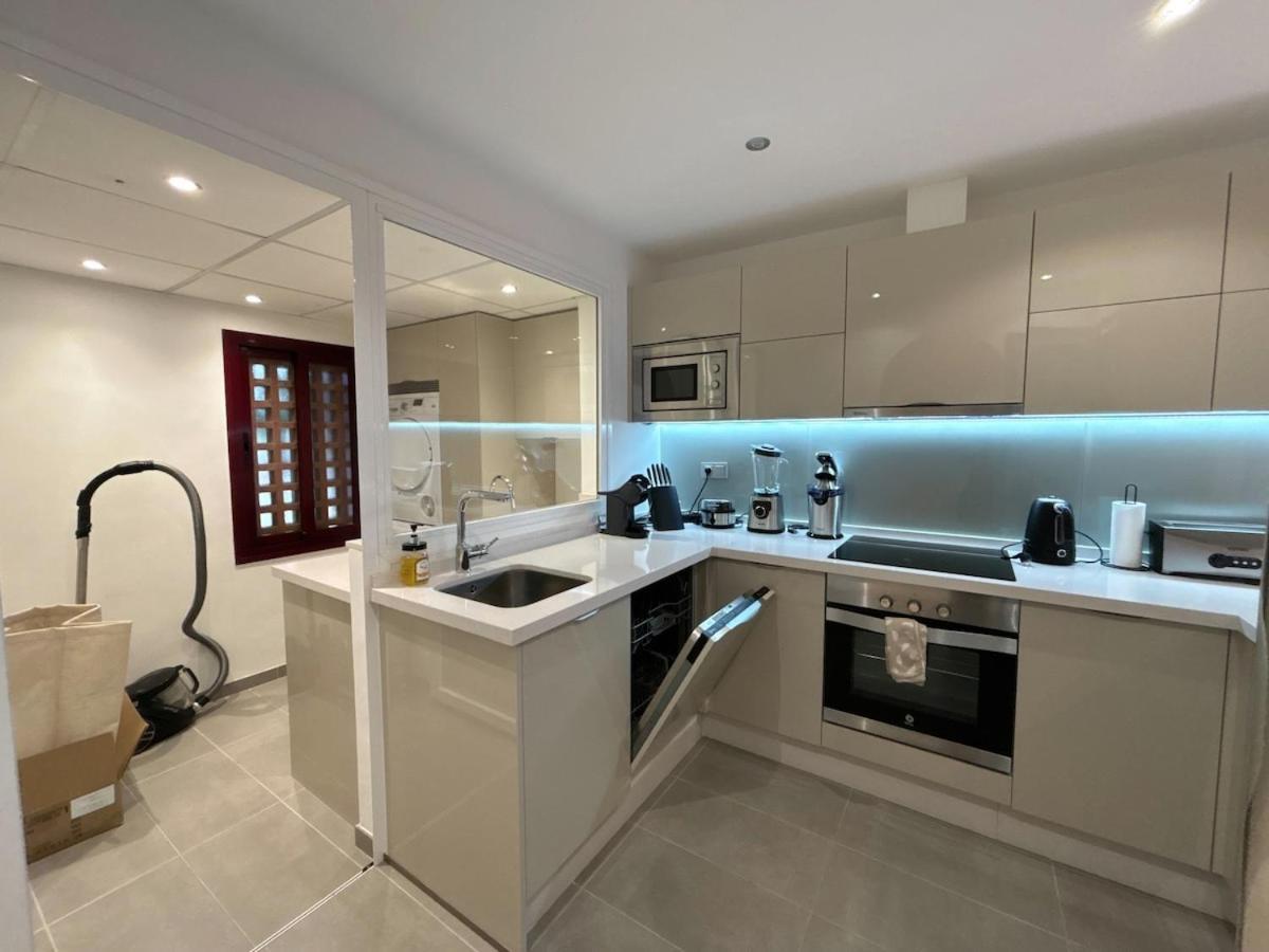Te Huur 2 Slaapkamers Frontline Strand Complex Estepona Exterior foto