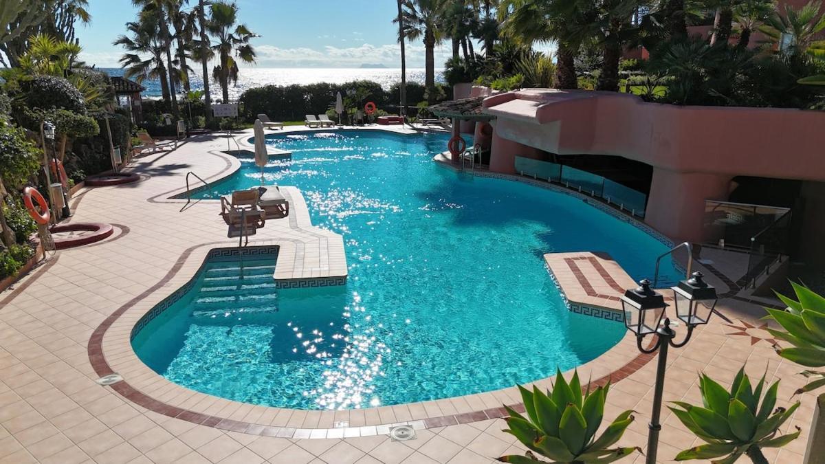Te Huur 2 Slaapkamers Frontline Strand Complex Estepona Exterior foto