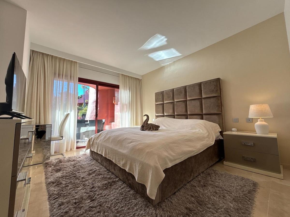 Te Huur 2 Slaapkamers Frontline Strand Complex Estepona Exterior foto