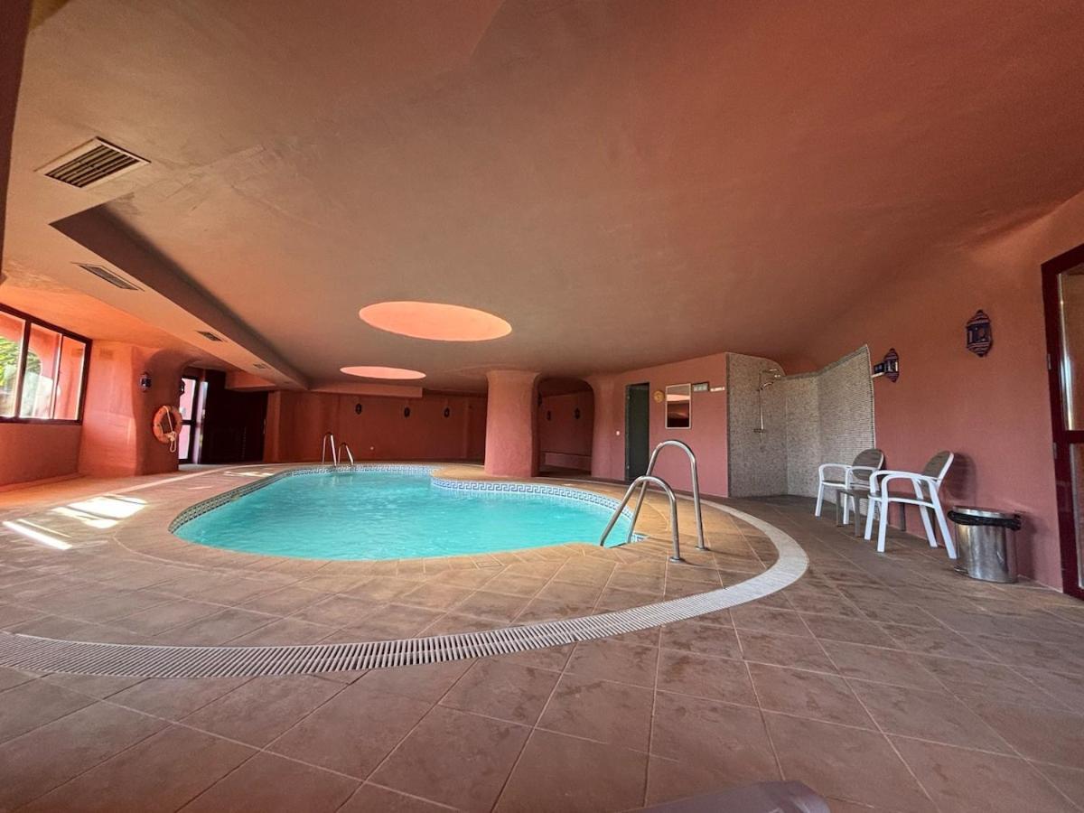 Te Huur 2 Slaapkamers Frontline Strand Complex Estepona Exterior foto