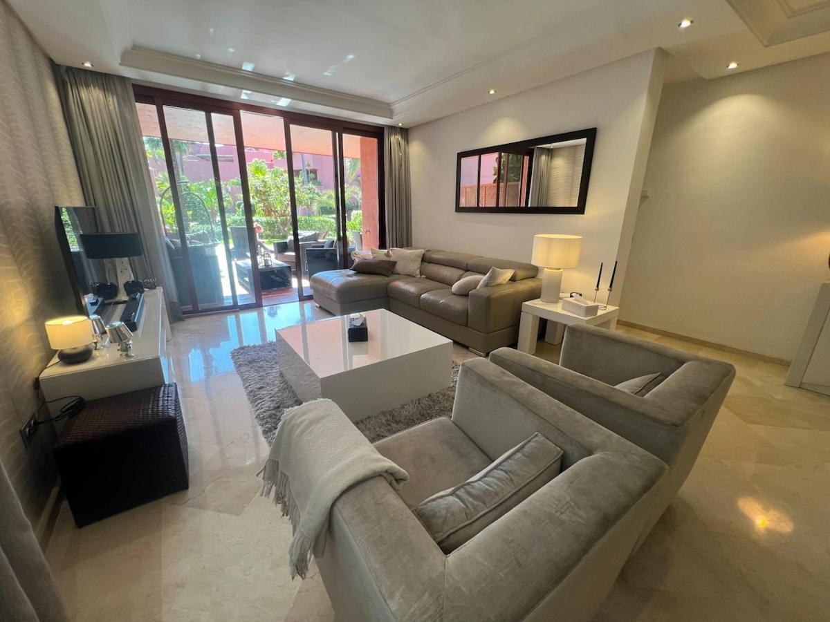 Te Huur 2 Slaapkamers Frontline Strand Complex Estepona Exterior foto